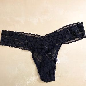 NEW VICTORIAS SECRET LACIE THONG